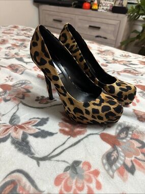 Steve Madden Leopard Platform Pumps in Tan and Black